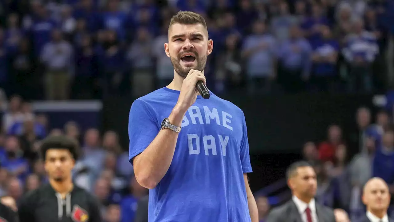 Ex-Kentucky player Isaac Humphries comes out to Australian teammates in emotional video