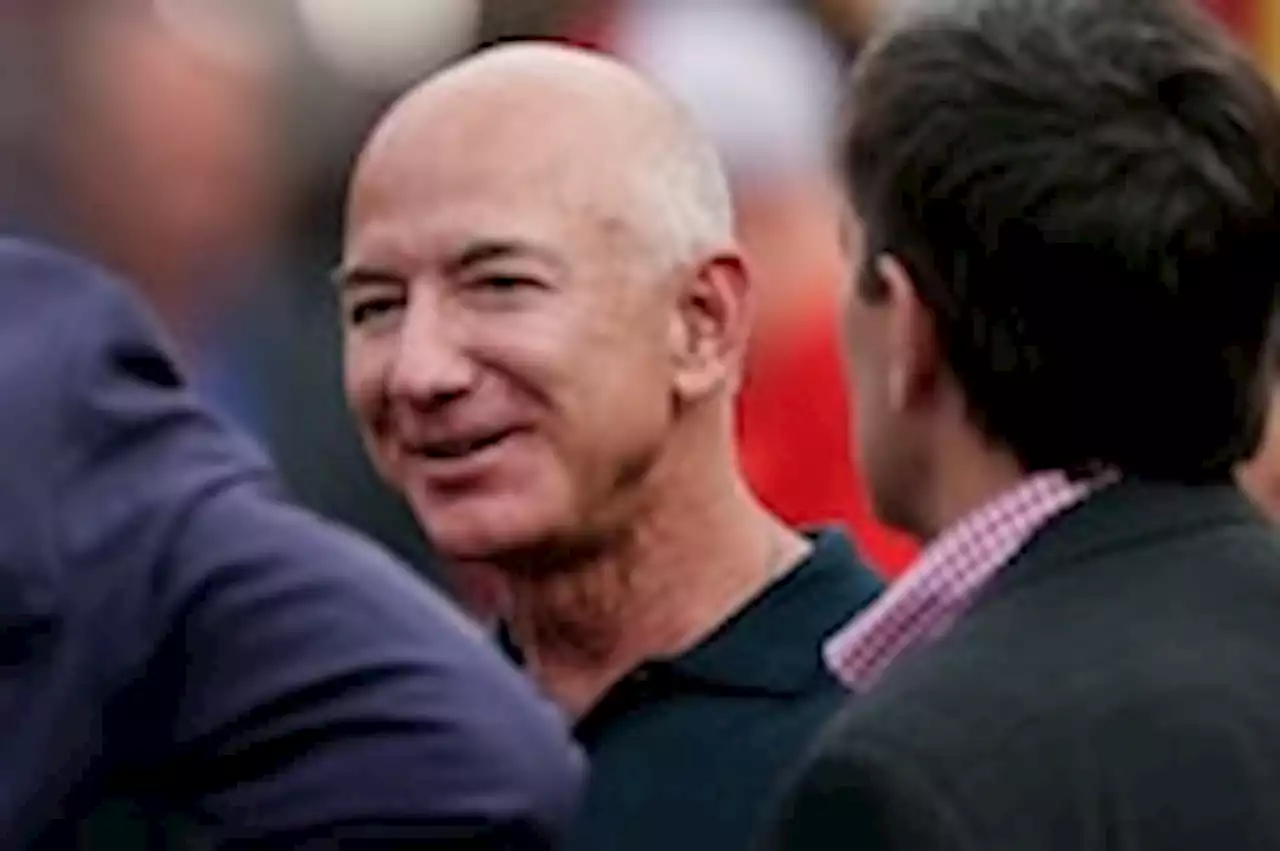 Potential bidders for Commanders are fixated on Jeff Bezos’s intent