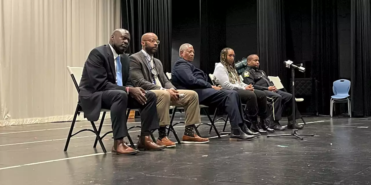 Selma school, city leaders host forum to address dangers to youths