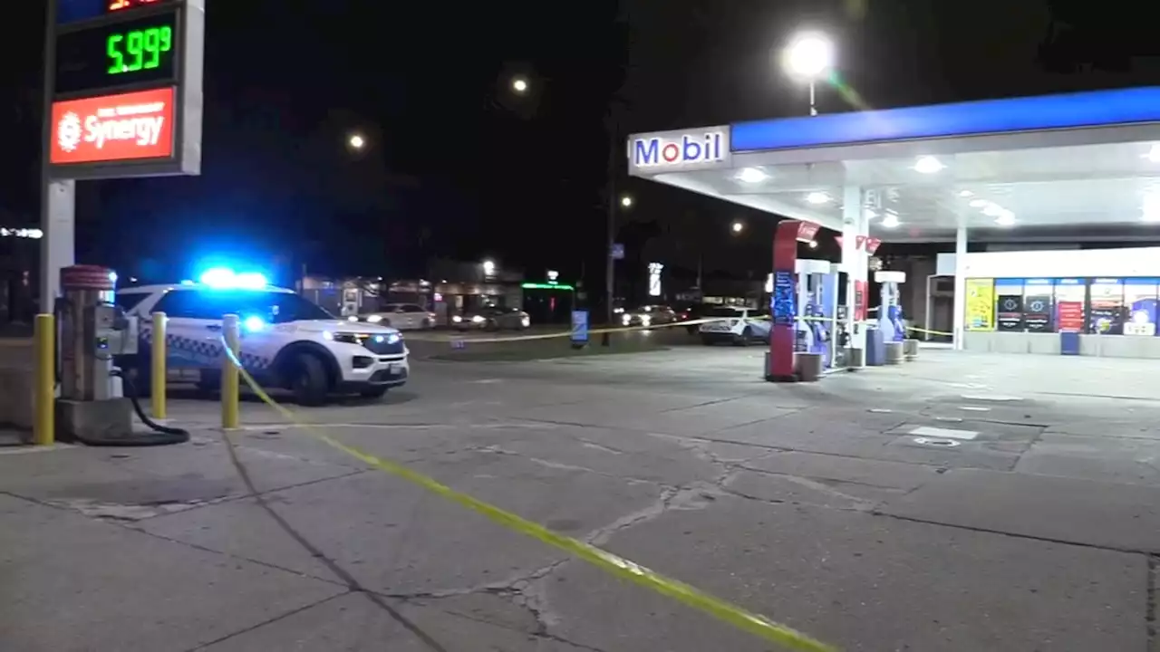 Man injured in West Ridge shooting at gas station: Chicago police