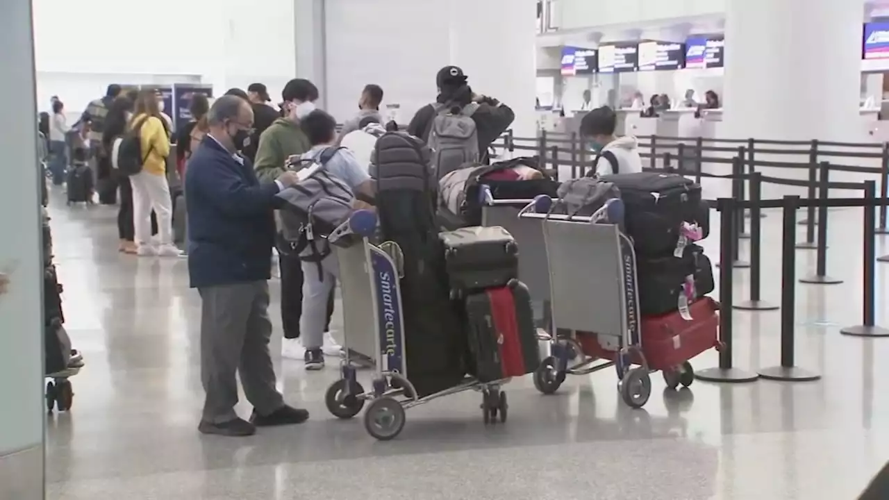 Tourists from Asian countries return to San Francisco as COVID travel restrictions loosen