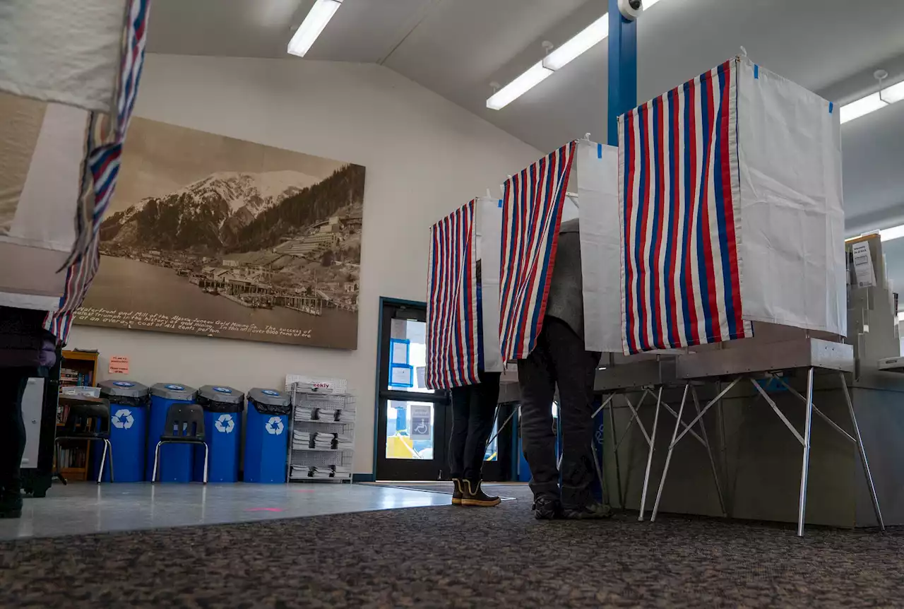 Here are the latest vote tallies in Alaska's first ranked choice general election