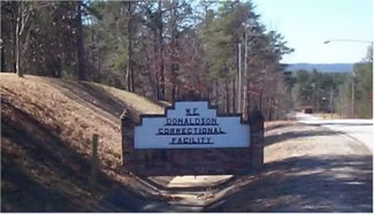 33-year-old inmate found dead in private cell at William Donaldson Correctional Facility