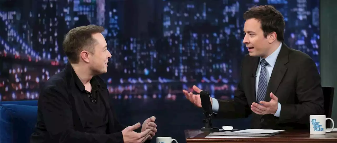 Jimmy Fallon le pide ayuda a Elon Musk en Twitter | Atomix