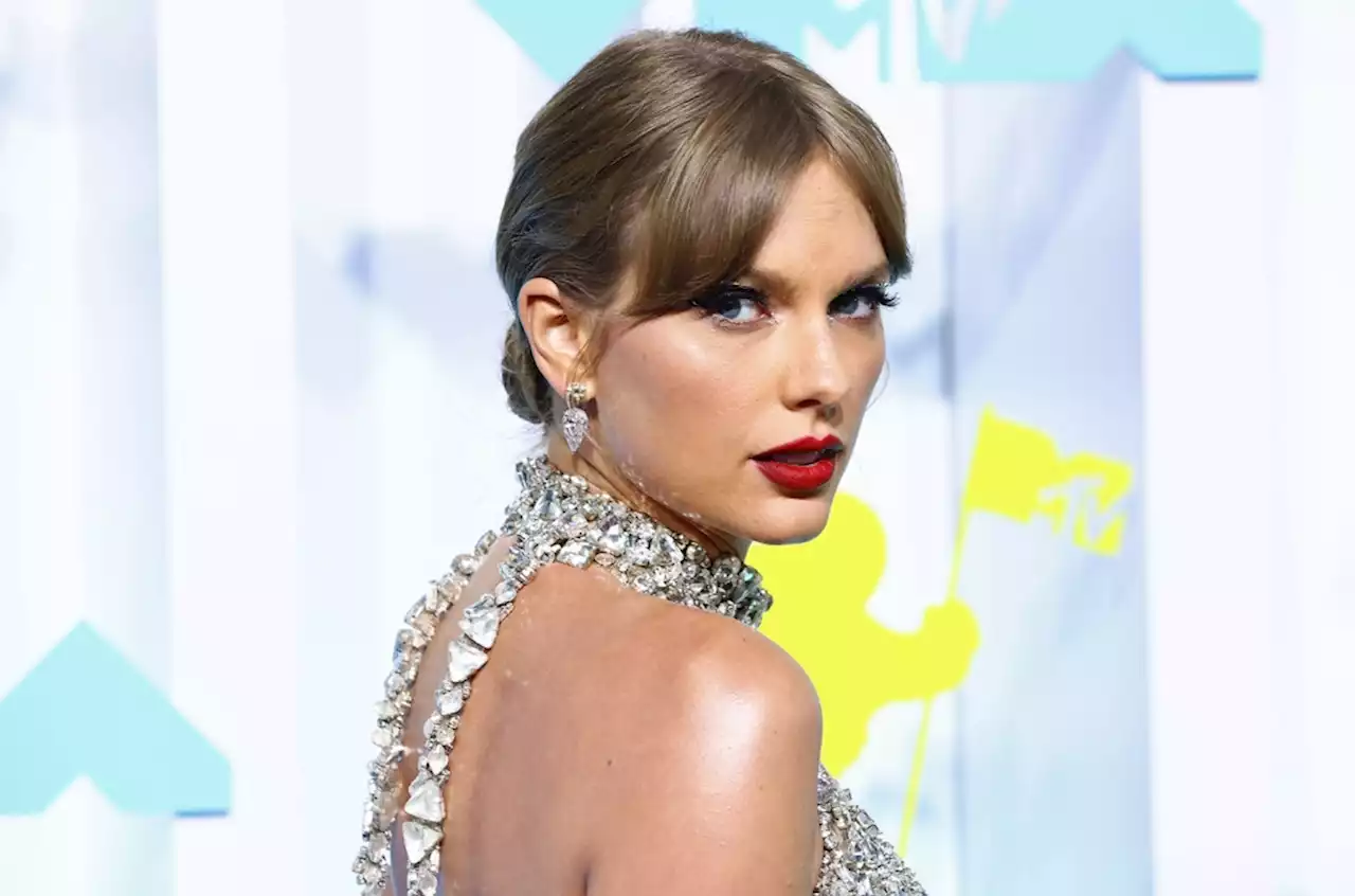 Taylor Swift Says Ticketmaster Meltdown ‘Pisses Me Off’: ‘I’m Extremely Protective of My Fans’