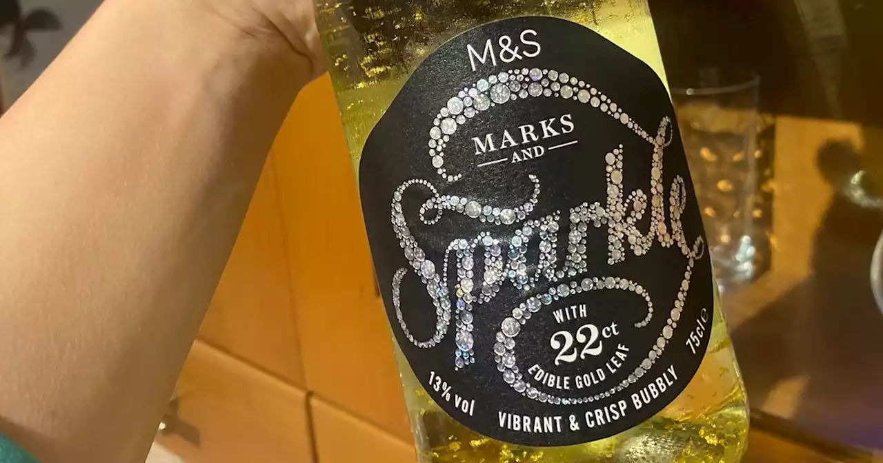 I tried the 'Christmassy' M&S £10 edible gold carat leaf fizz