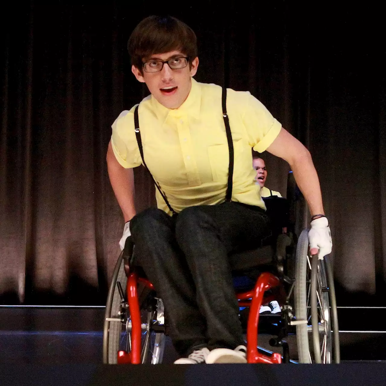 Why Kevin McHale Wouldn’t Join a Glee Reboot as Artie - E! Online