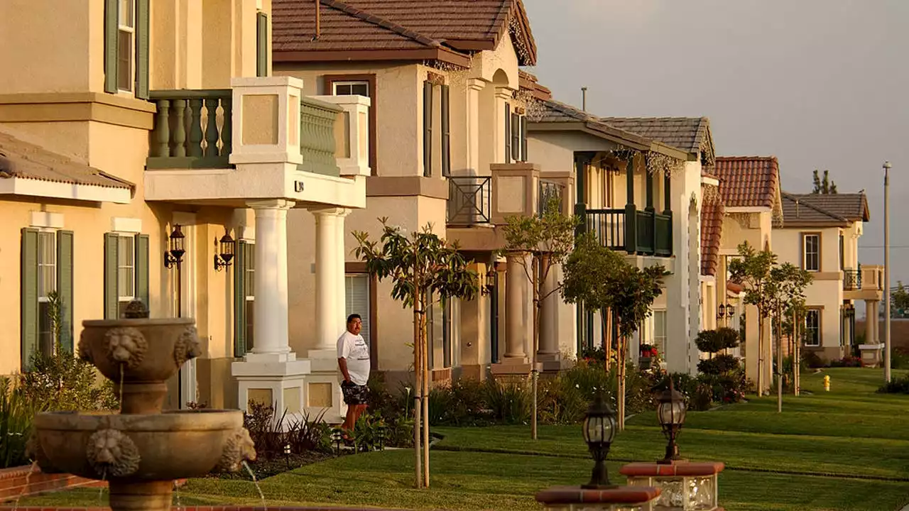 LA and OC home sales, prices drop in October