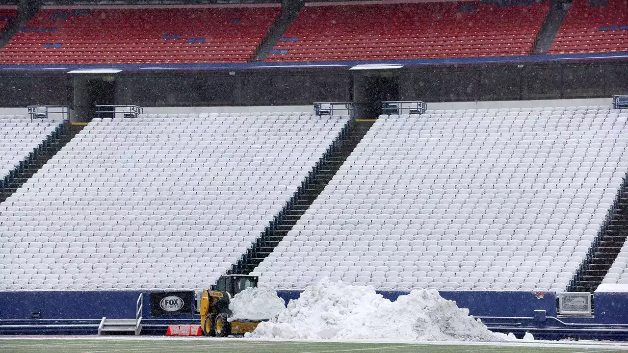 Bills cancel practice amid snowstorm, Von Miller chimes in: 'Good Morning Buffalo'