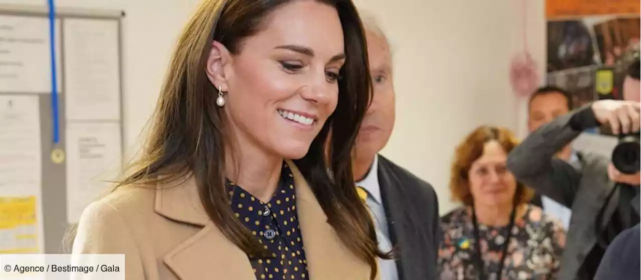 PHOTOS – Kate Middleton ravissante avec une robe à pois LK Bennett à Reading - Gala