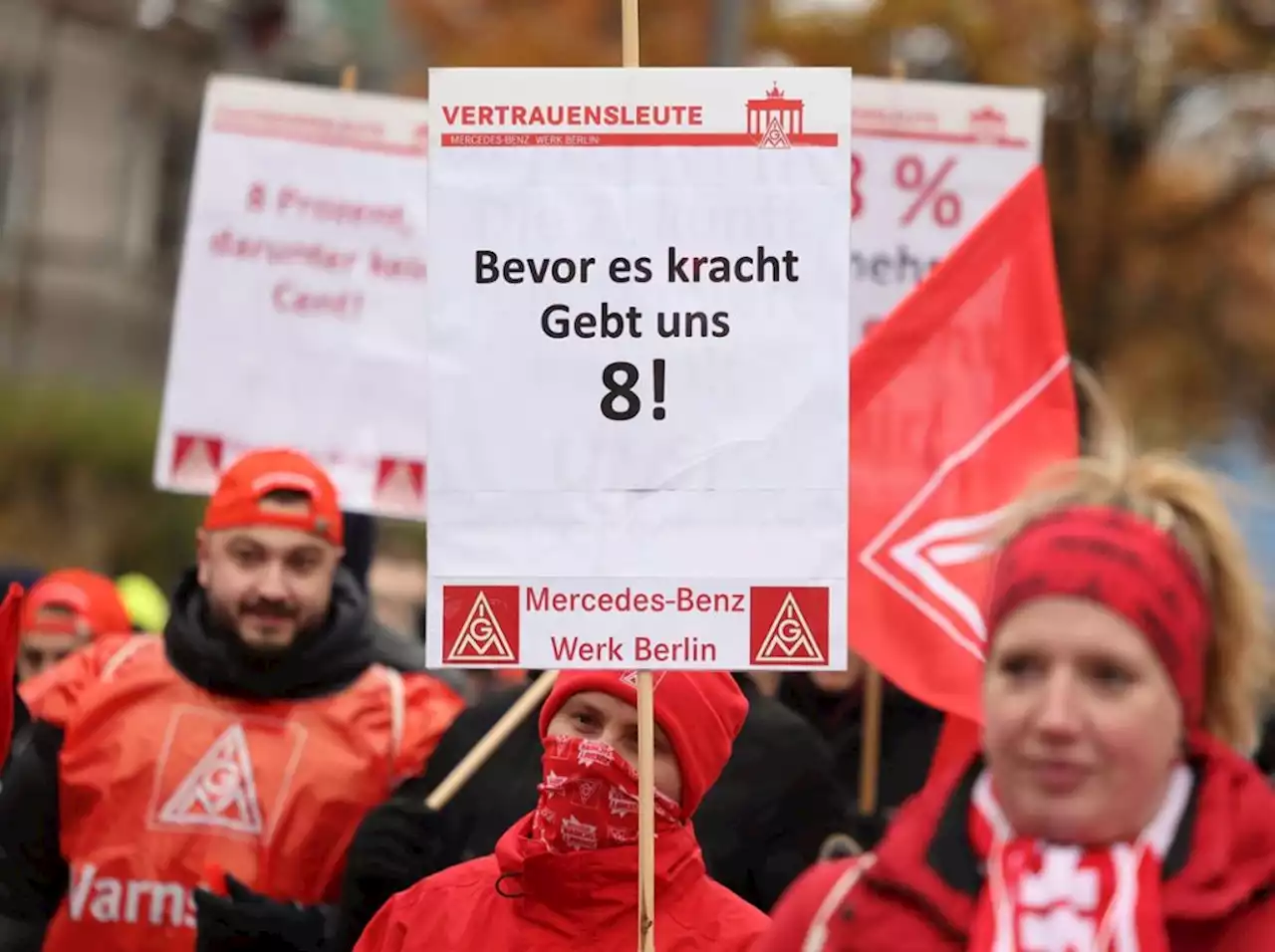 Neues Tarifwerk: Eskalation abgewendet: Metaller bekommen deutlich mehr Geld - idowa