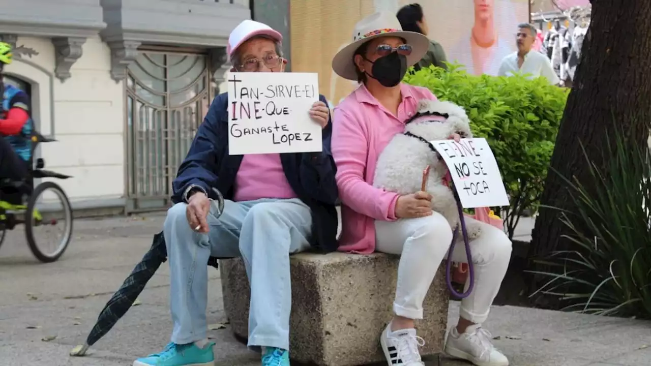 Claudio X. González pide no comparar una marcha ciudadana con una movilización organizada desde el gobierno