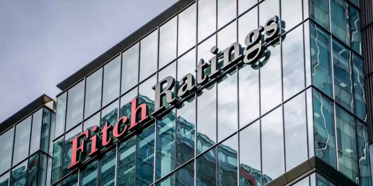 Fitch ratifica calificación crediticia México en 'BBB-', perspectiva 'estable'