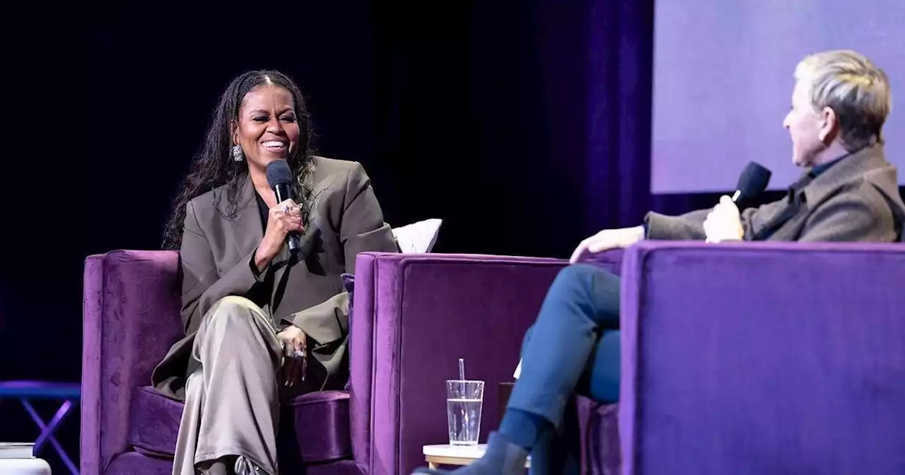 Pourquoi Michelle Obama a renoncé à porter des tresses durant son passage à la Maison Blanche