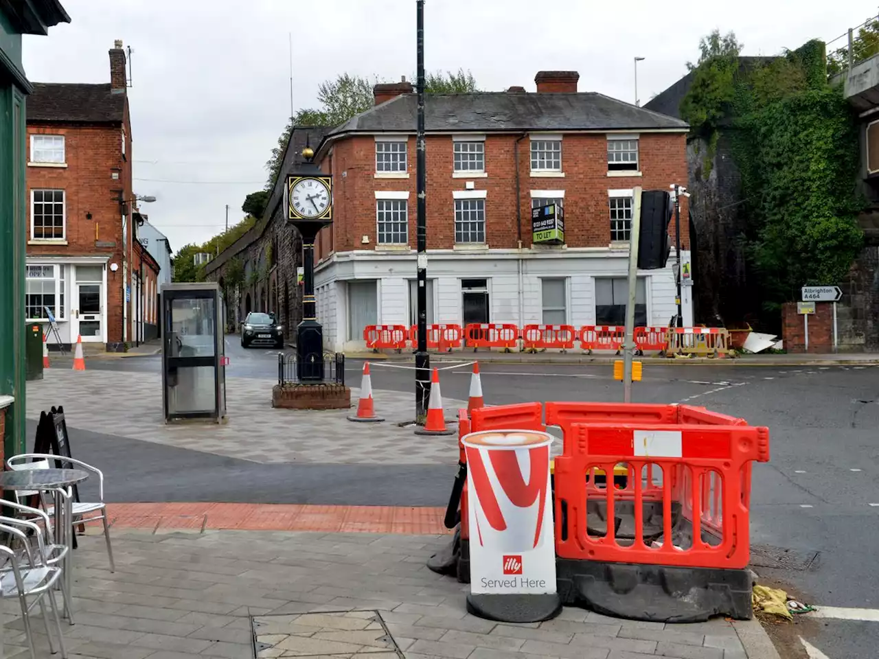 Council raises residents' safety fears over new pedestrian crossings after 'near misses'