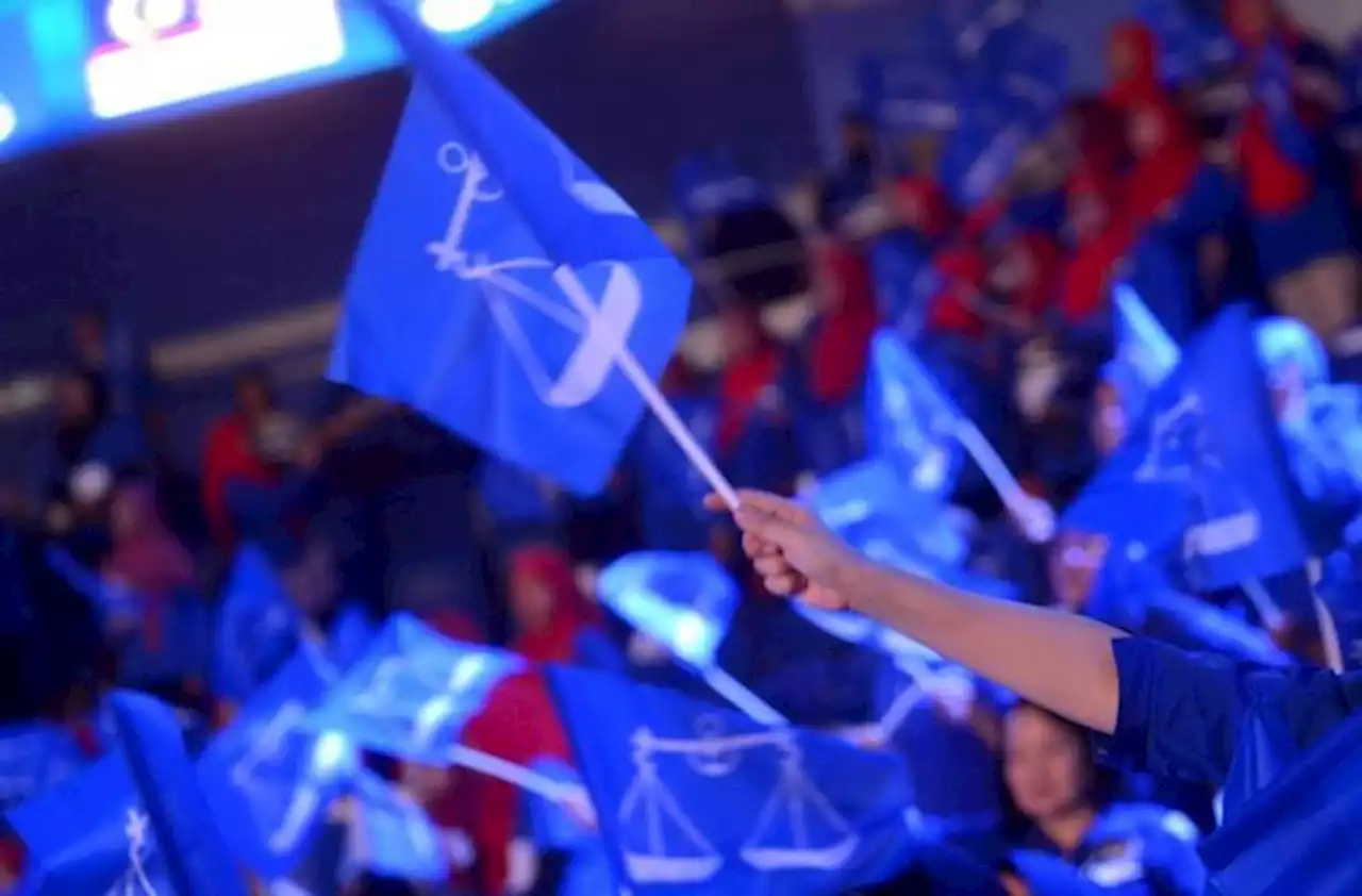 MCA supporters in high spirits at Seberang Prai Barisan Nasional mega ceramah