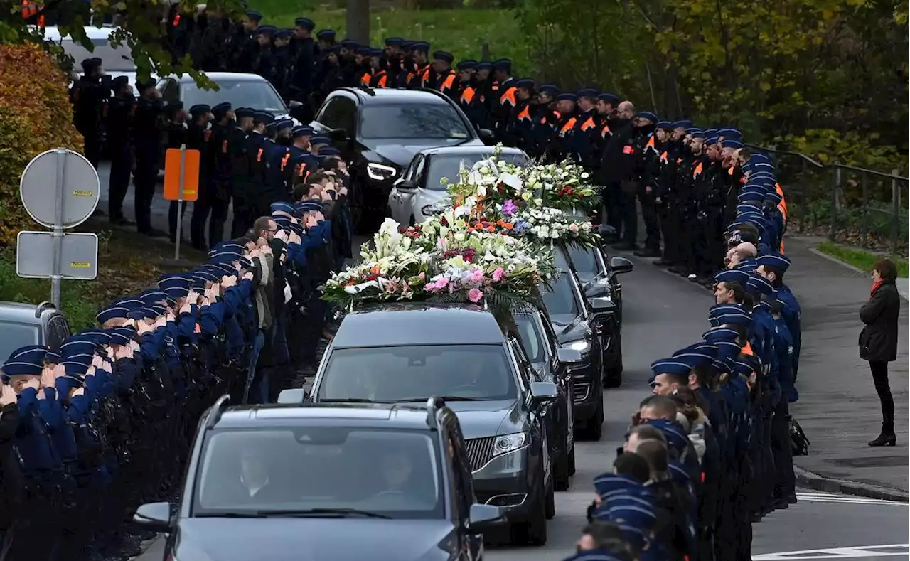 Policier tué à Bruxelles : une haie d’honneur pour Thomas Montjoie qui a ému toute la Belgique