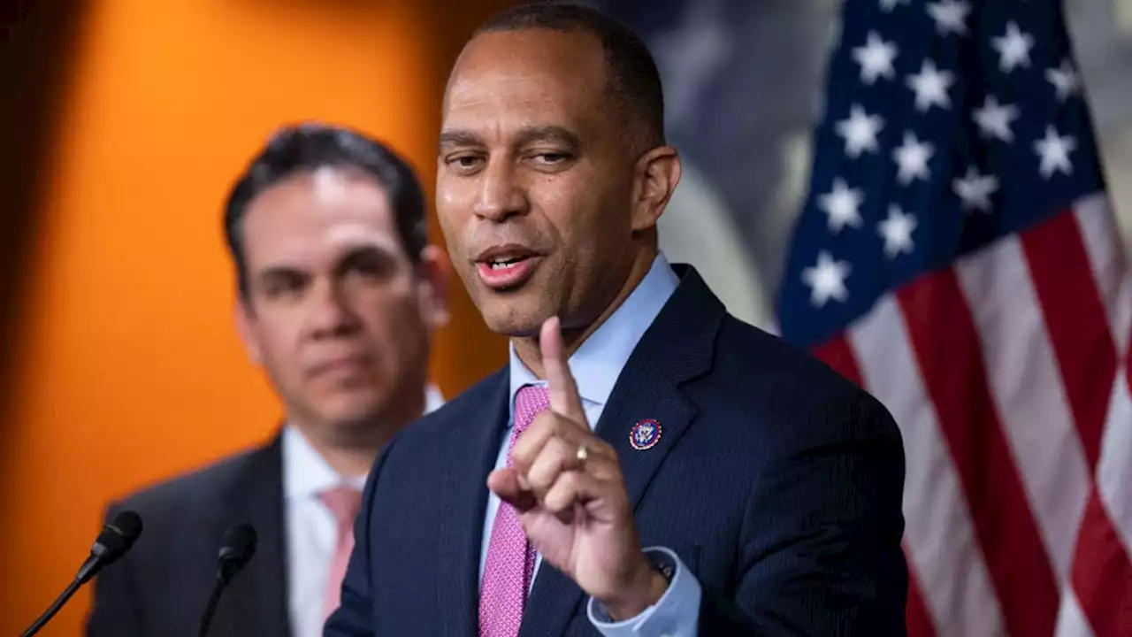 Hakeem Jeffries Announces Bid to Replace Pelosi as Dem Leader