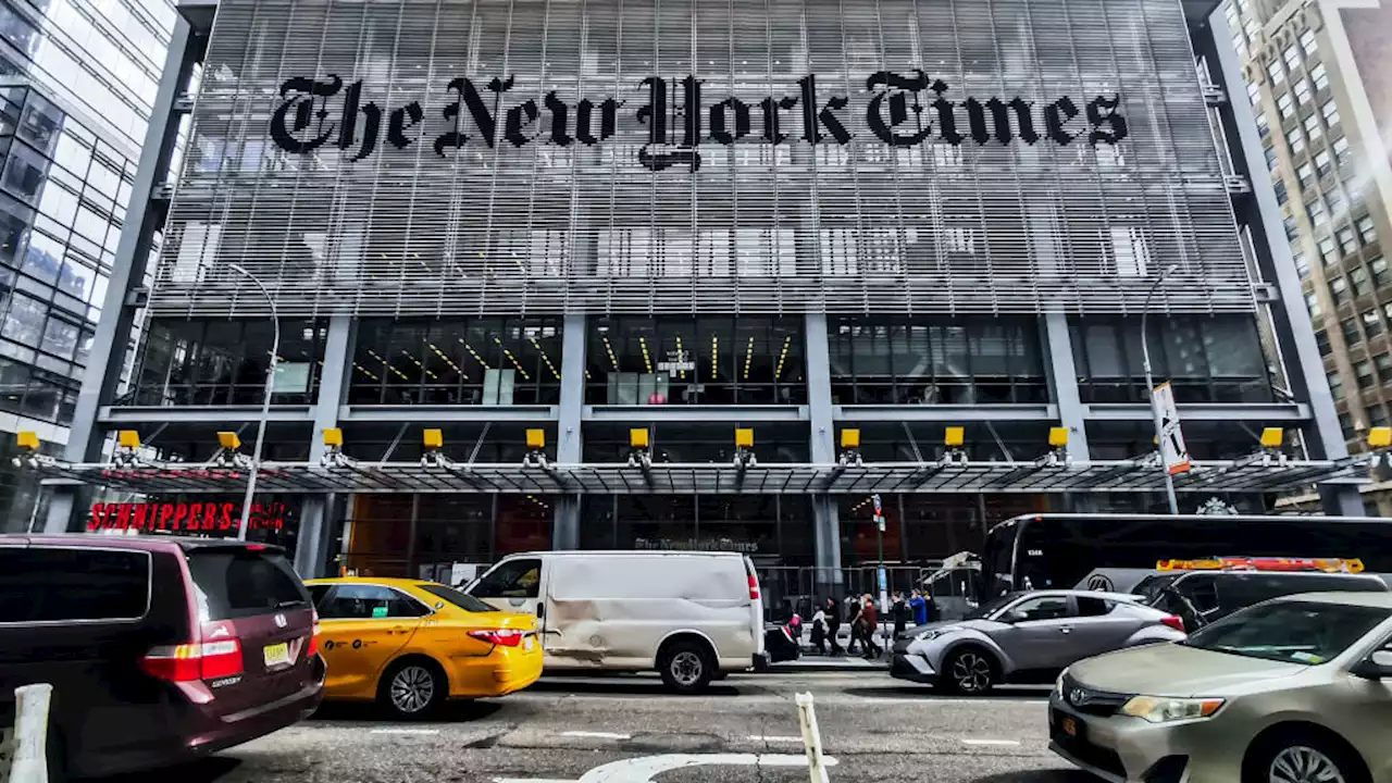 Knife-Wielding Man Walks Into New York Times Building and Asks to See ‘Politics Section,’ Cops Say