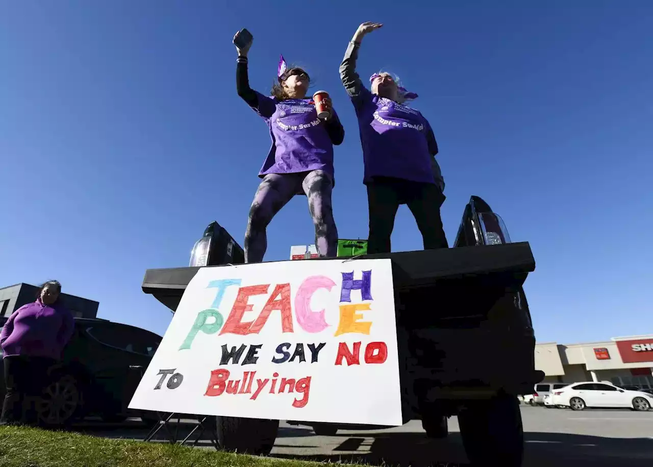 Ontario parents and students will learn by 5 p.m. Sunday if CUPE will strike again