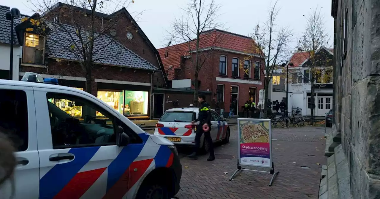 Politieactie in centrum Oldenzaal, agenten met gasmaskers pand in: geen arrestaties