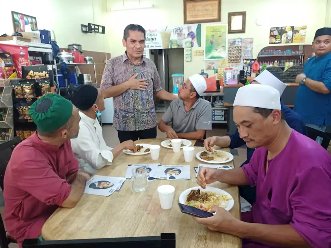 Radzi santuni pengundi luar Putrajaya