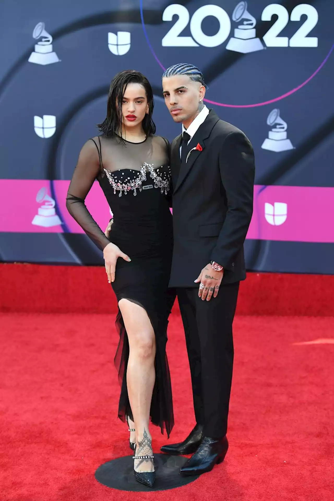 Sí, Rosalía y Rauw Alejandro son la pareja más sexy de los Latin Grammy 2022