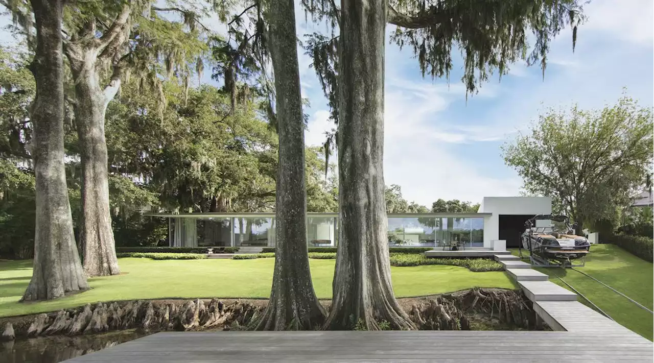 Winter House is a Florida home designed for modernist living