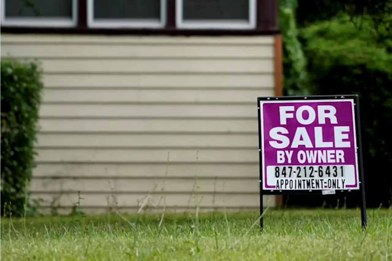 Average long-term US mortgage rates tumble to 6.61%