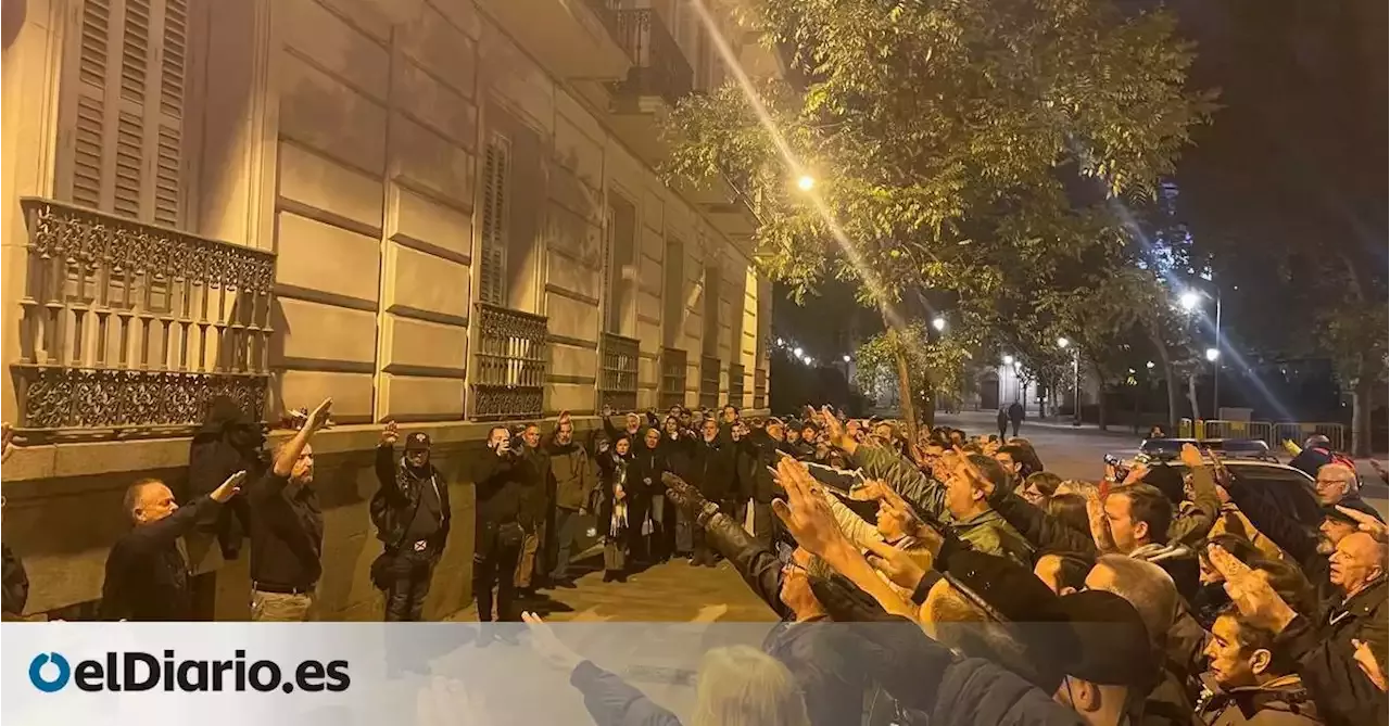 Un centenar de personas cantan el Cara al Sol y homenajean a Primo de  Rivera en el centro de Madrid | Centenar - Personas