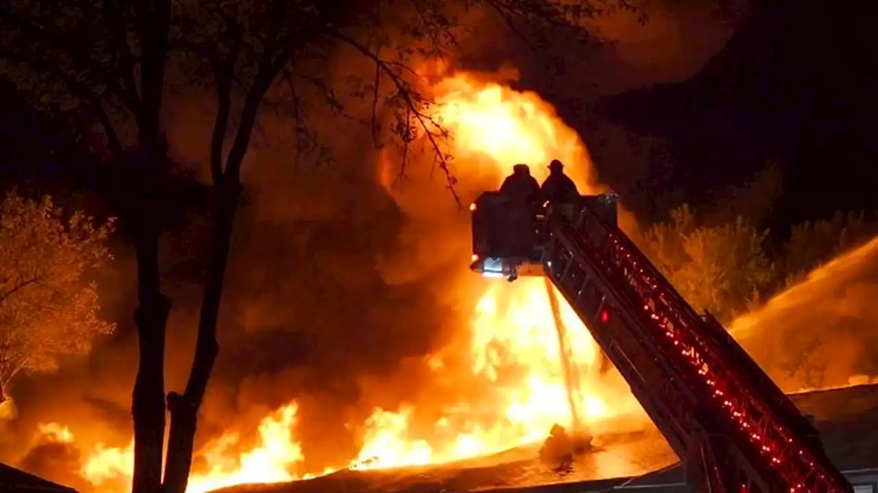 At least 16 units destroyed, firefighter hospitalized during apartment fire in northwest Harris Co.