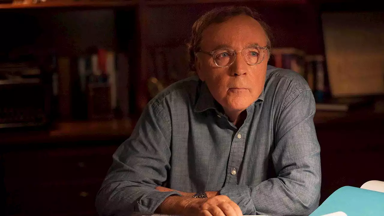 James Patterson tips cap to Elon Musk's 'extremely hardcore' work Twitter initiative: 'It's beautiful'