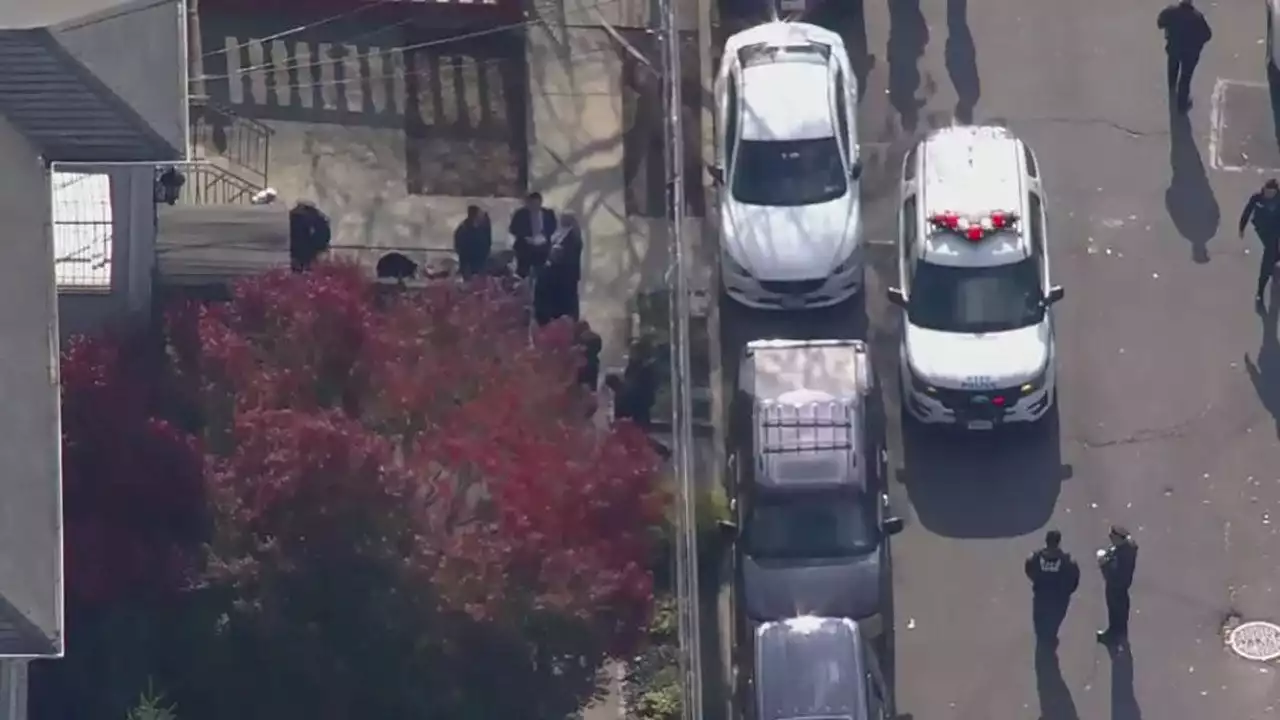 NYPD finds 3 female family members stabbed to death in Queens home; no arrests made