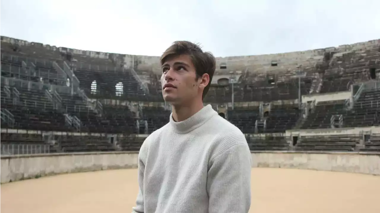 REPORTAGE. 'Œuvre d'art' ou 'spectacle de désolation' : à Nîmes, les pro et anti-corrida s'affrontent autour de l'arène