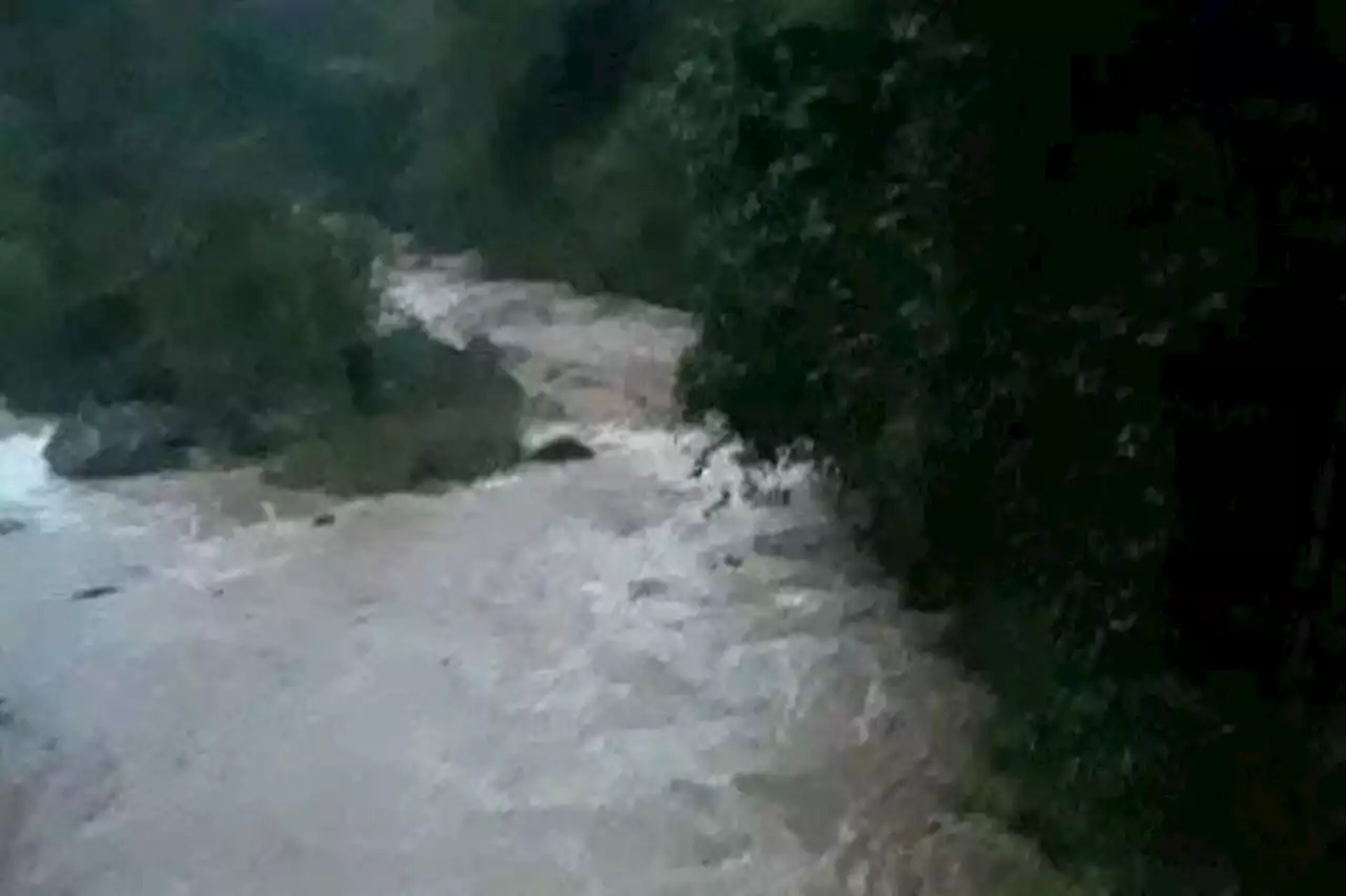 Jembatan Bambu Ambruk, 2 Warga Terjatuh ke Sungai di Manggarai Timur, BPBD Terus Bergerak