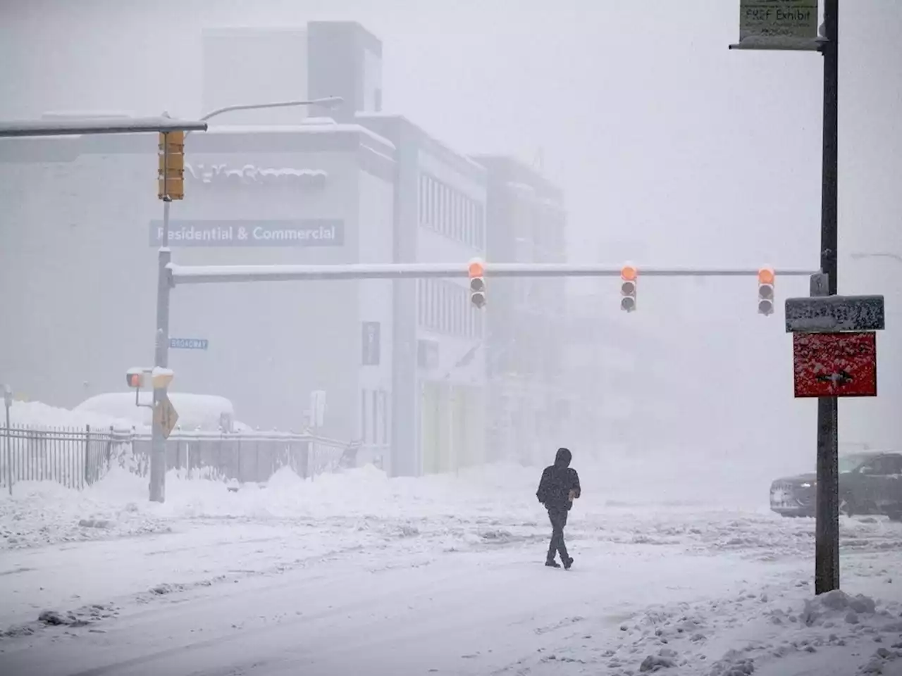 Dangerous 'lake-effect' snow wallops northern New York state