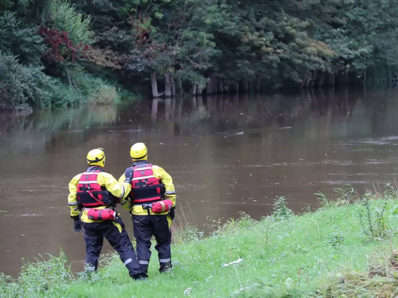 Emergency services deployed to search river in Shrewsbury town centre