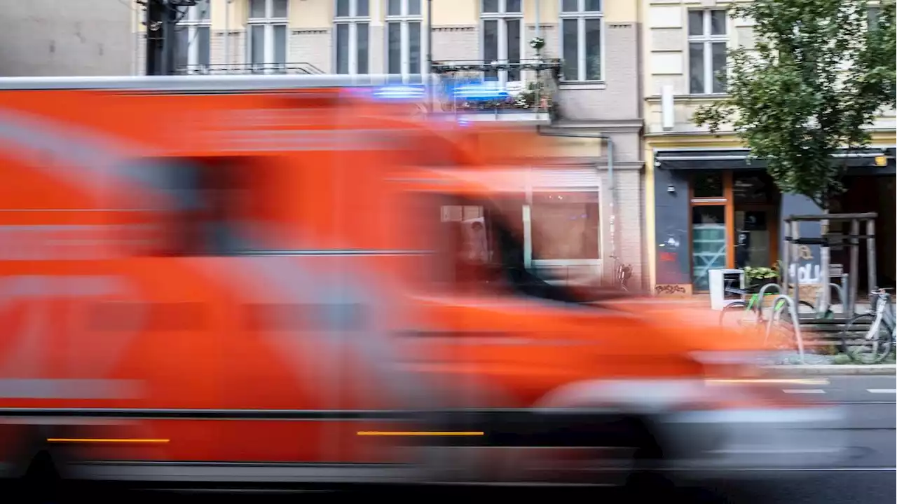 Mädchen in Johannisthal angefahren: 13-Jährige stirbt bei Unfall mit Straßenbahn in Berlin