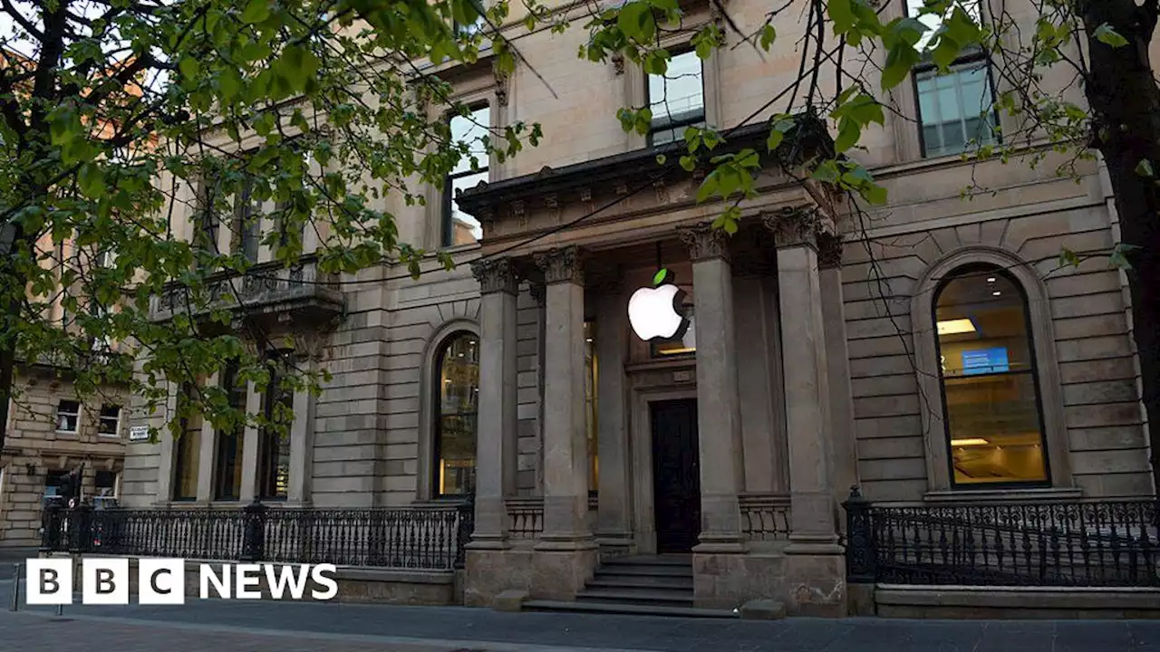 Apple store Glasgow workers unionise in UK first