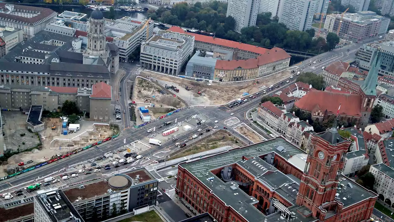 Molkenmarkt: Archäologen finden bei Ausgrabungen Schlittschuhe aus Knochen