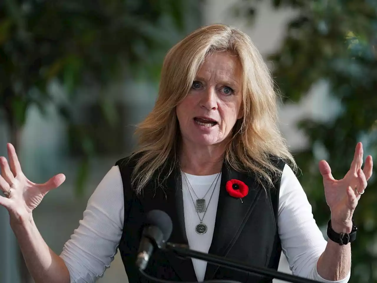 Alberta NDP says B.C. doctor deal shows need for Smith to walk back rhetoric, planned reforms