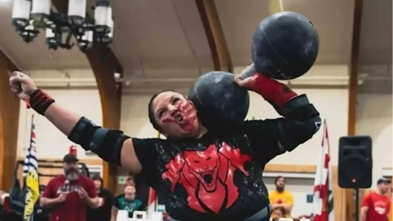 Indigenous strongwoman makes history by becoming 1st in Canada to earn pro card | CBC News