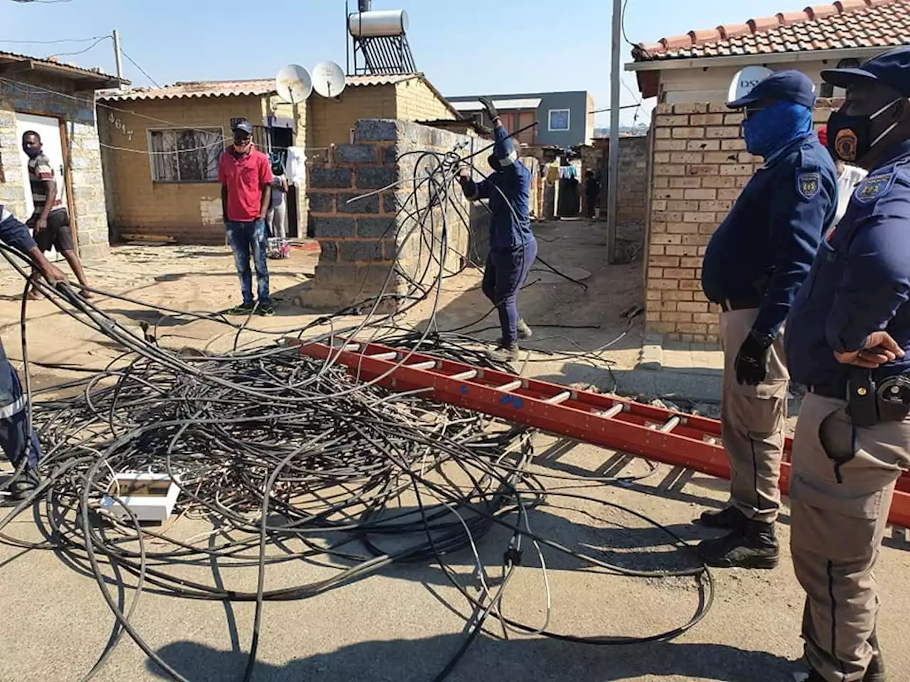 Illegal connections rob more than 50% of electricity that municipalities buy from Eskom | Citypress