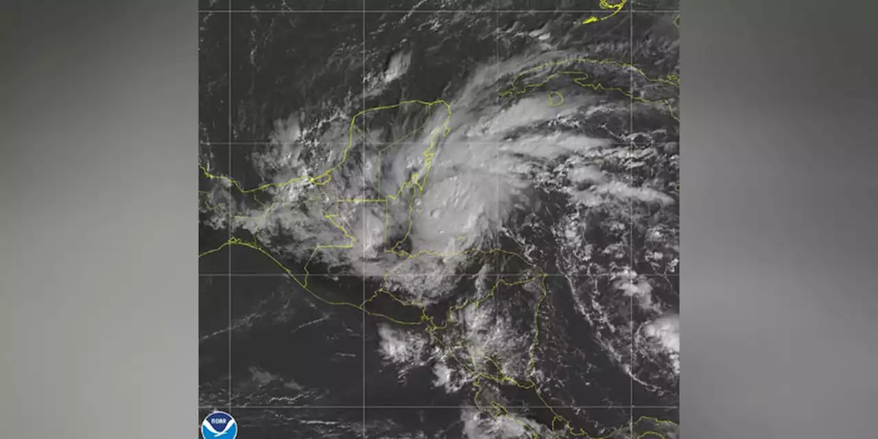 Hurricane Lisa heads toward Belize coast in Central America