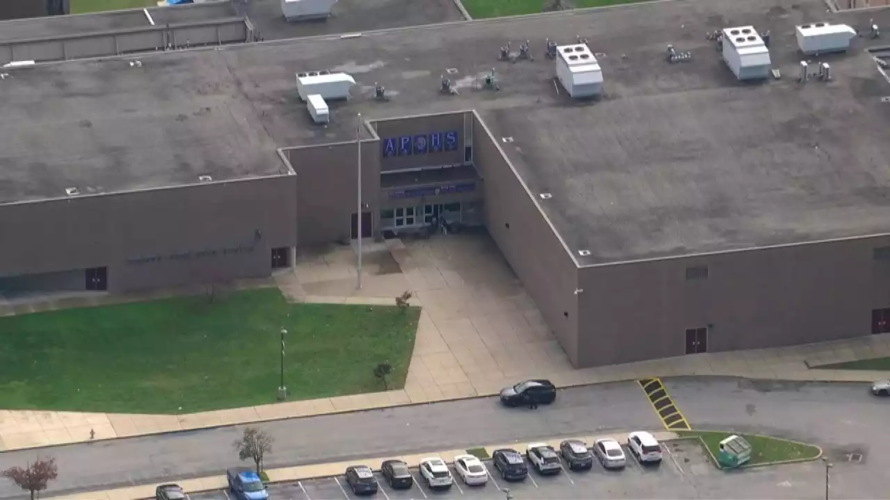 Fight involving hundreds of kids at Academy Park High School leaves officers injured, causes property damage