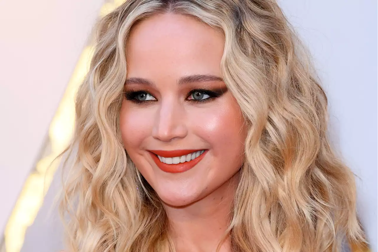 Jennifer Lawrence porte la chaussure la plus bizarroïde du moment