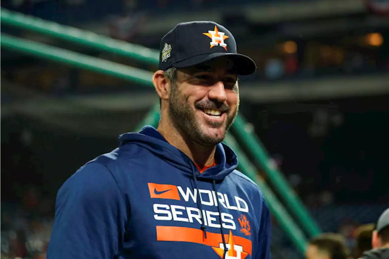 Verlander flips script, gives thumbs-up to Phillies fans