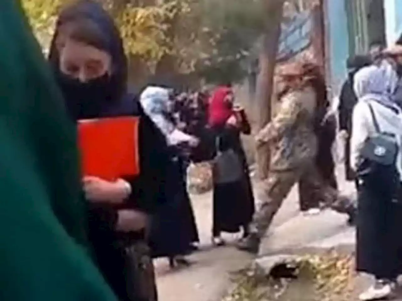 طالبان کی طالبات پر کوڑے برسانے کی ویڈیو وائرل