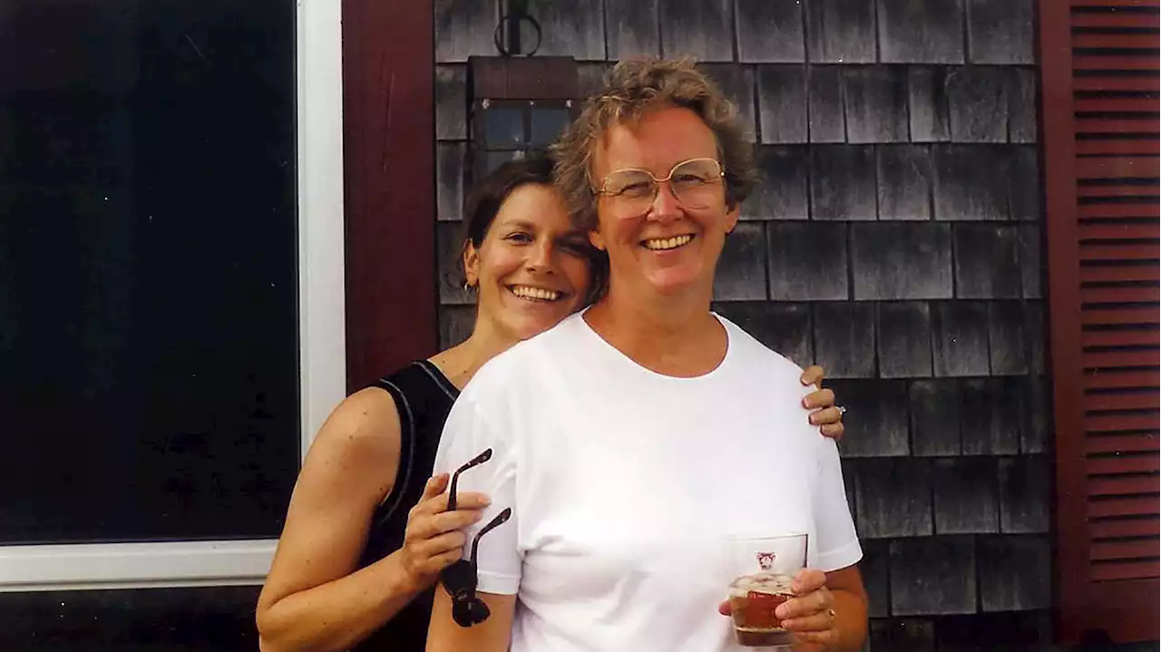 A kind word meant everything to Carolyn Hax as her mom battled ALS