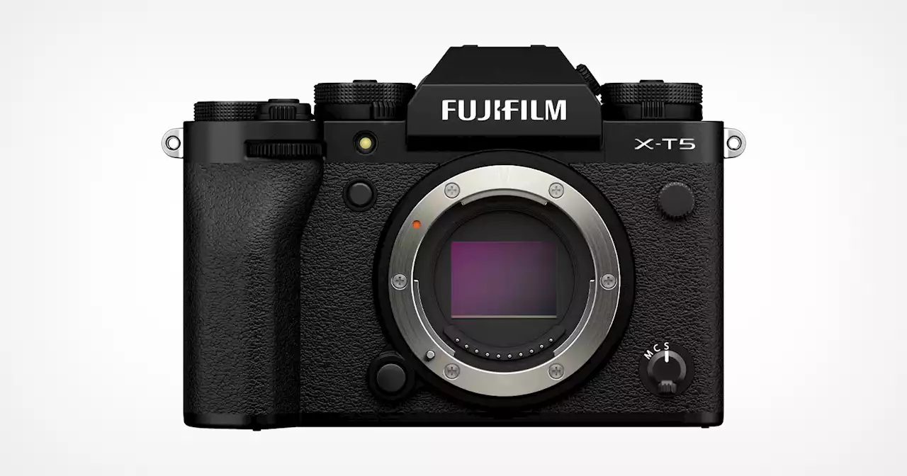 Fujifilm X-T5: 40.2MP, 6.2K Video, and Better Autofocus in a Smaller Body